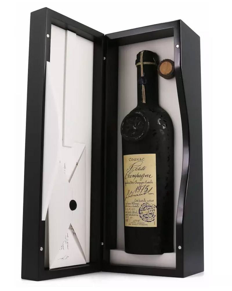 Коньяк Lheraud Petite Champagne 1975 47% in Gift Box (0,7L) изображение 1